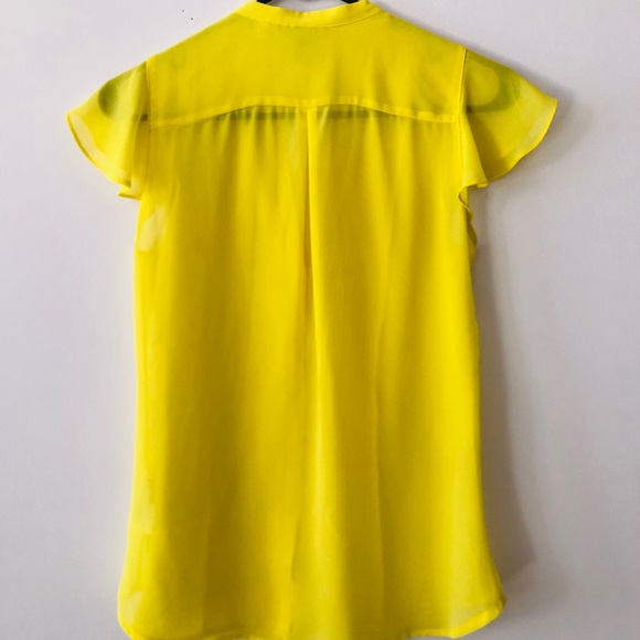 Beautiful blouse - Picture 3 of 3